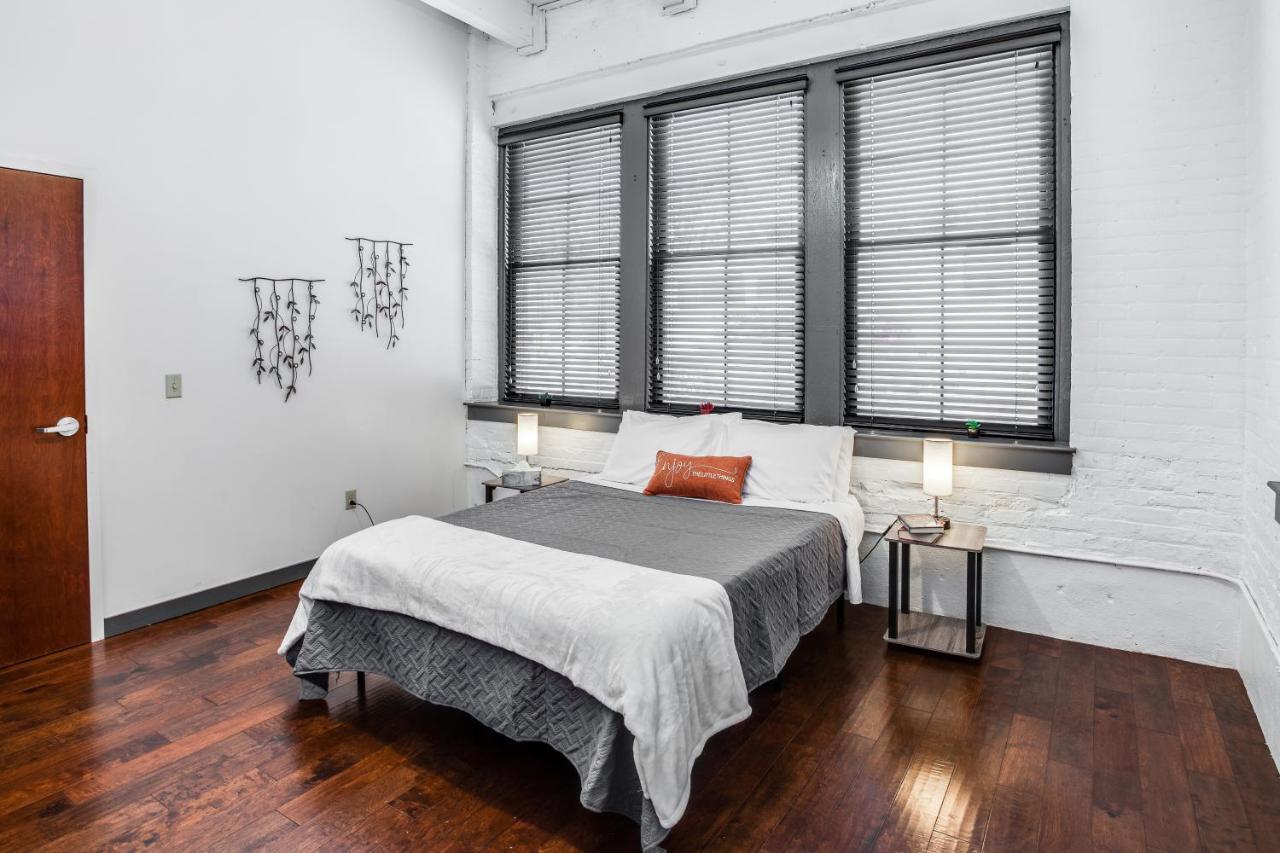 Ny Style Centric Loft With King Bed By Park Ave Lejlighed Rochester Eksteriør billede