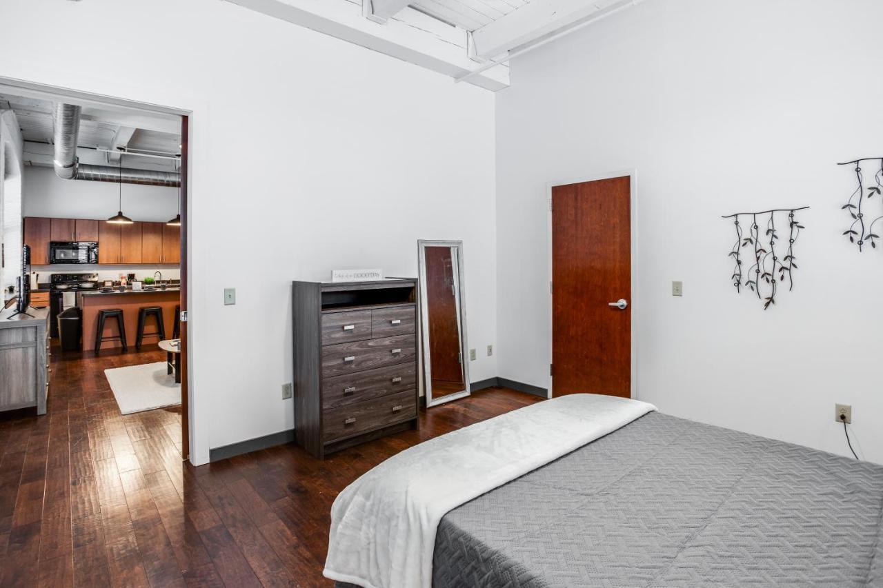 Ny Style Centric Loft With King Bed By Park Ave Lejlighed Rochester Eksteriør billede