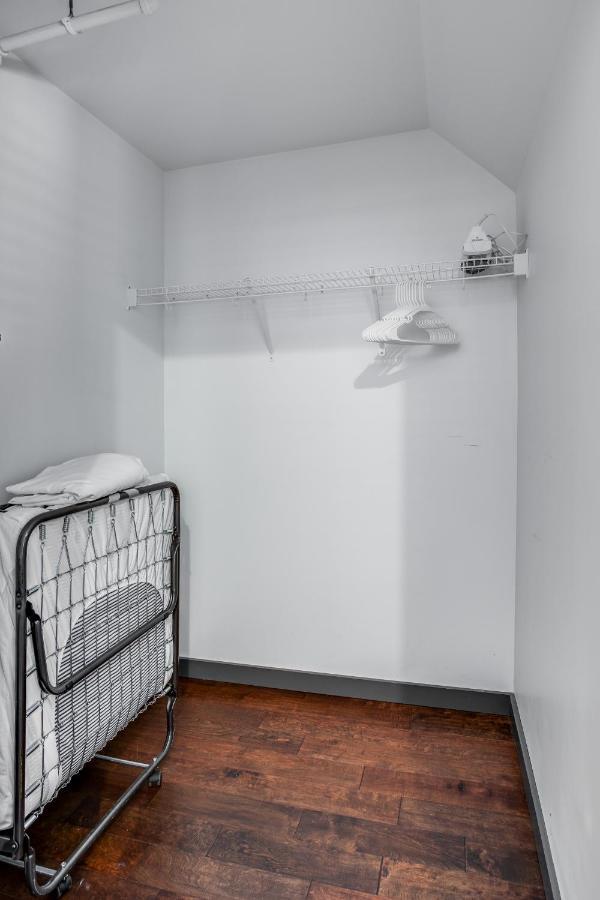 Ny Style Centric Loft With King Bed By Park Ave Lejlighed Rochester Eksteriør billede
