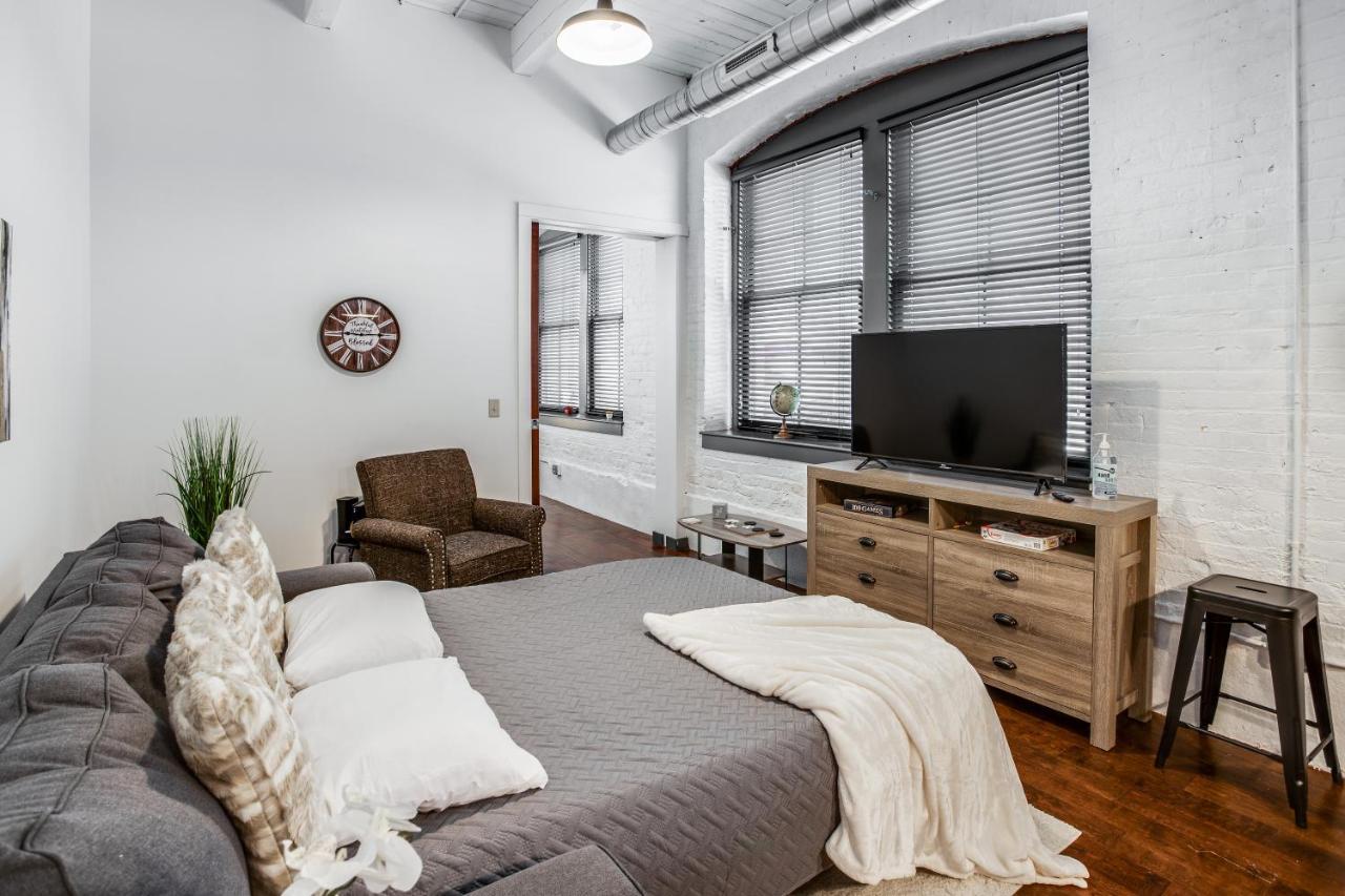 Ny Style Centric Loft With King Bed By Park Ave Lejlighed Rochester Eksteriør billede